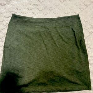 Women’s Duluth Trading skort size xl green